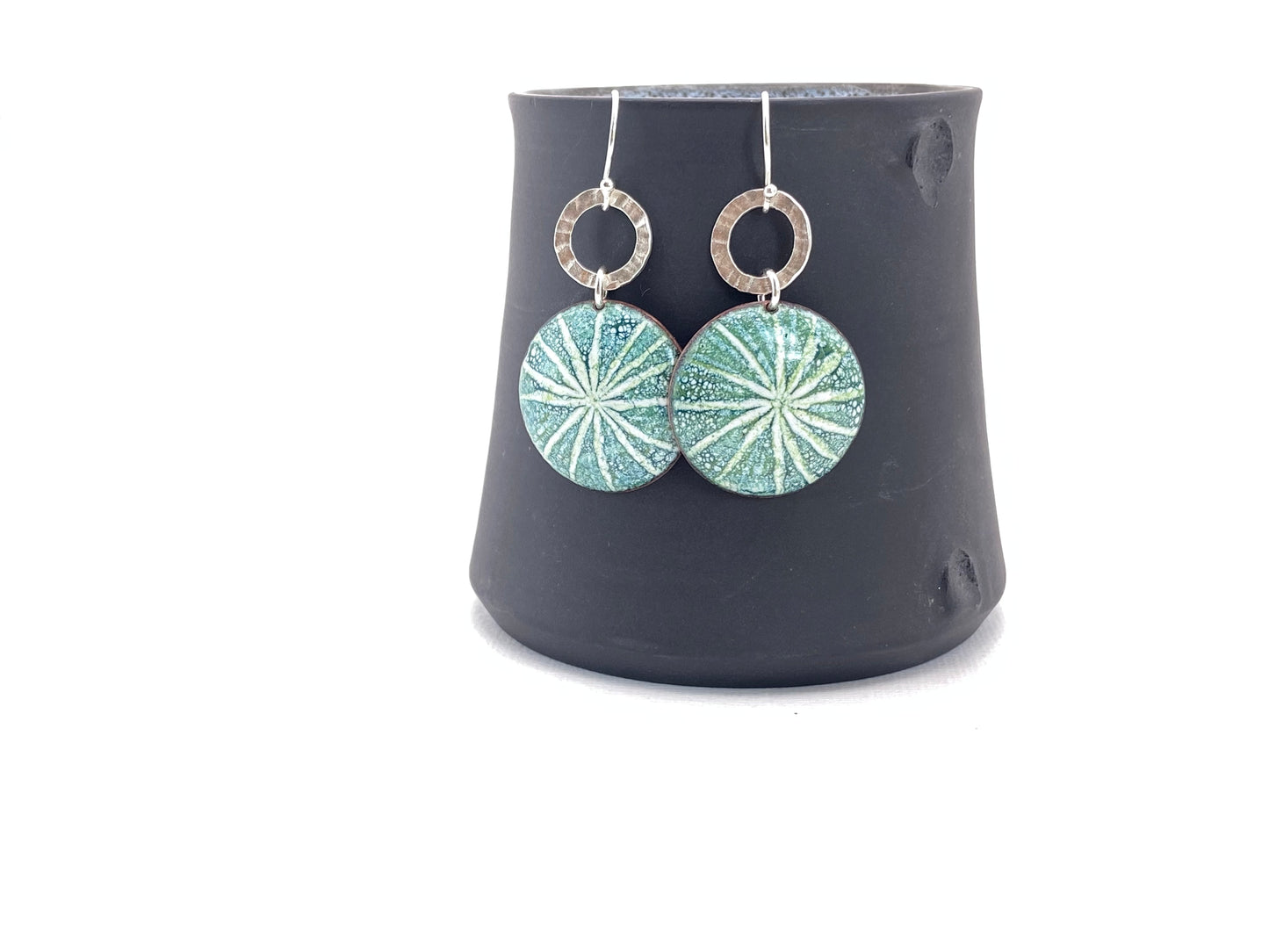 Sgraffito star enamel drop earrings - teal/green
