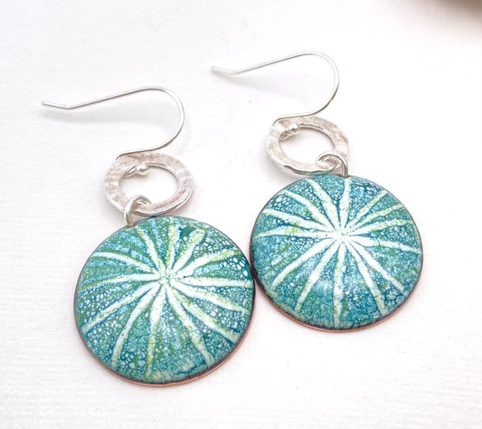 Sgraffito star enamel drop earrings - teal/green