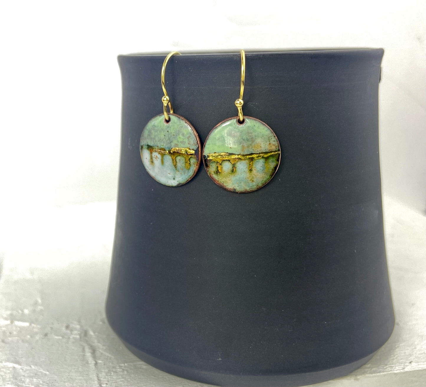 Landscape round enamel earrings - Green, blue or purple